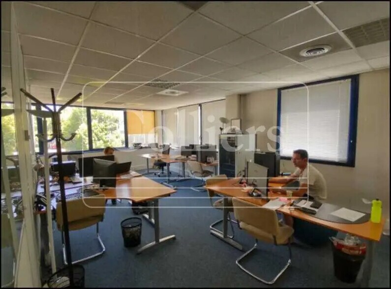 Office in Aix-en-Provence for lease - Interior Photo - Image 3 of 7