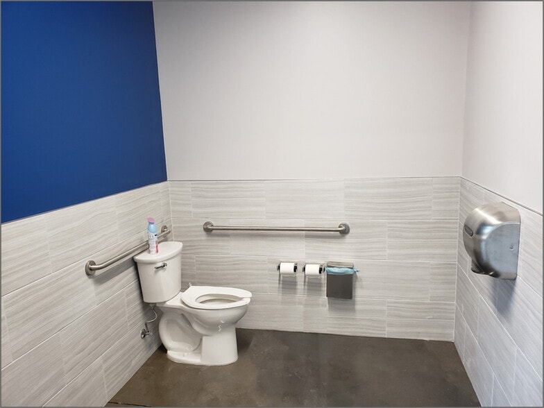 6615 Stewart Rd, Galveston, TX for lease - Interior Photo - Image 2 of 28