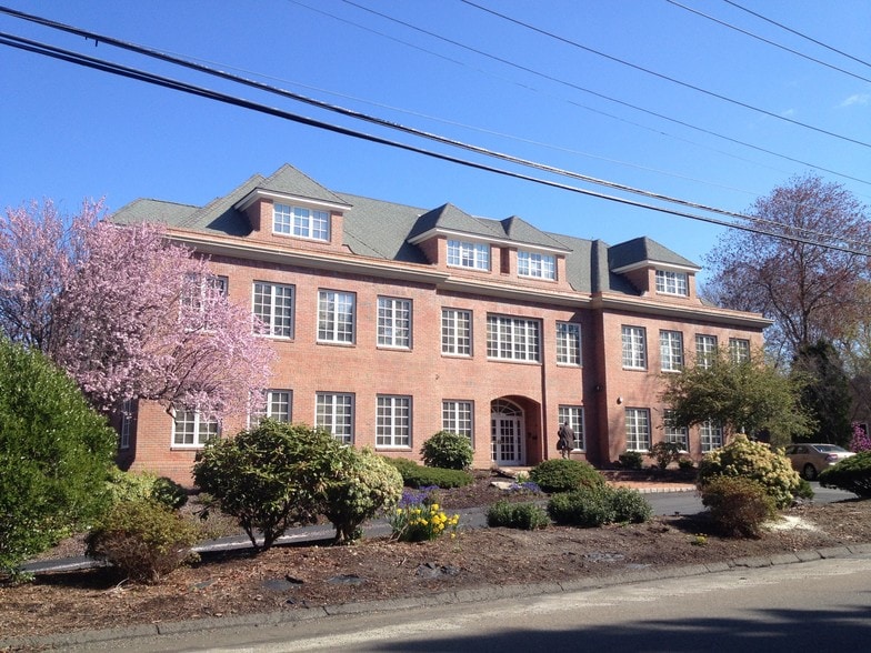 799 Silver Ln, Trumbull, CT for sale - Building Photo - Image 1 of 15