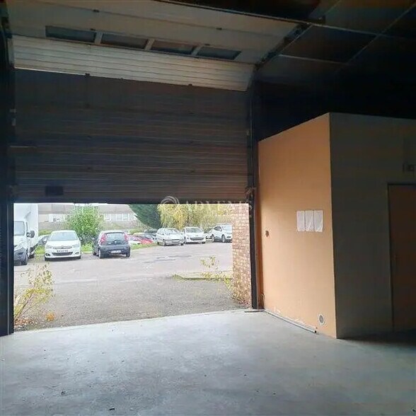 Flex in Vandoeuvre-les-Nancy for lease - Interior Photo - Image 1 of 4