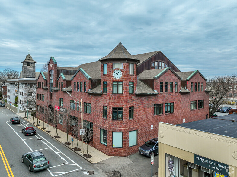 246 Walnut St, Newton, MA for lease - Primary Photo - Image 1 of 5