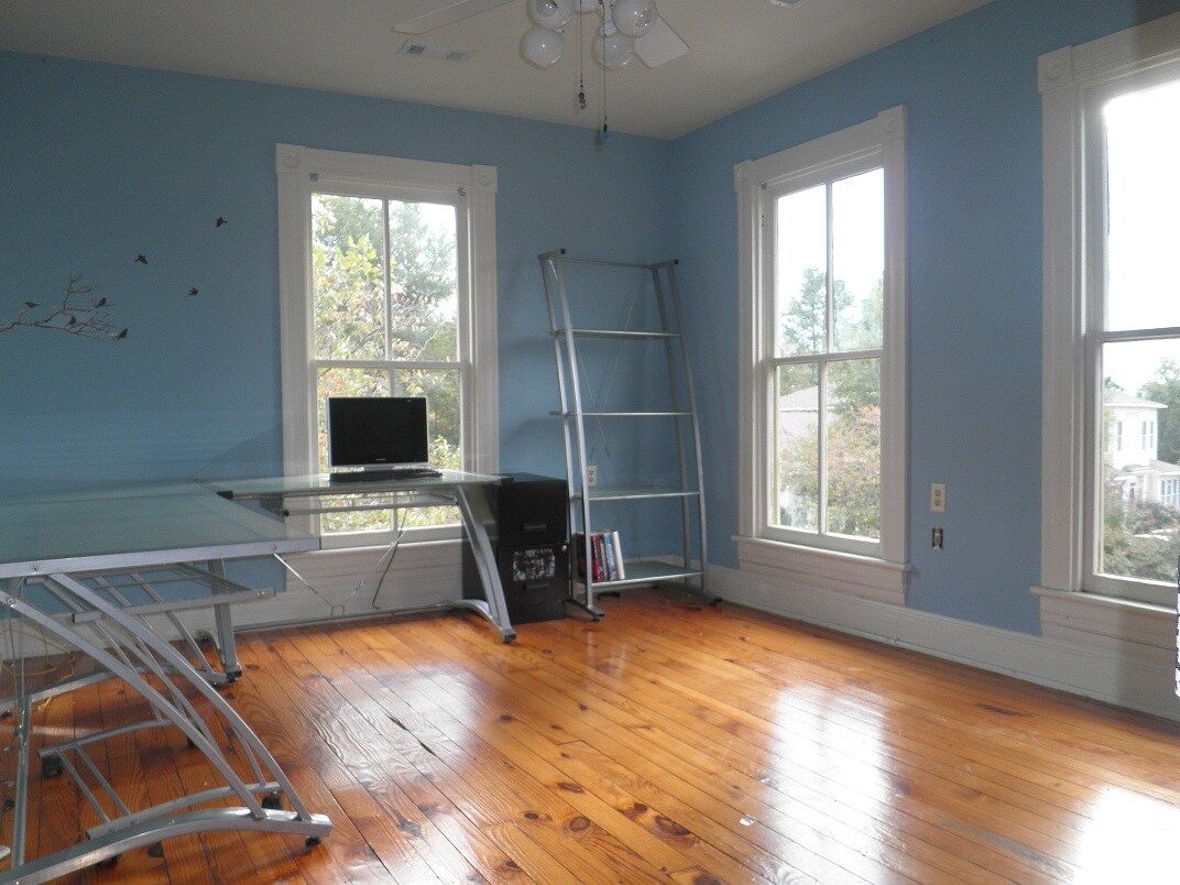 215 Ingram Rd, Williamsburg, VA for sale Primary Photo- Image 1 of 1