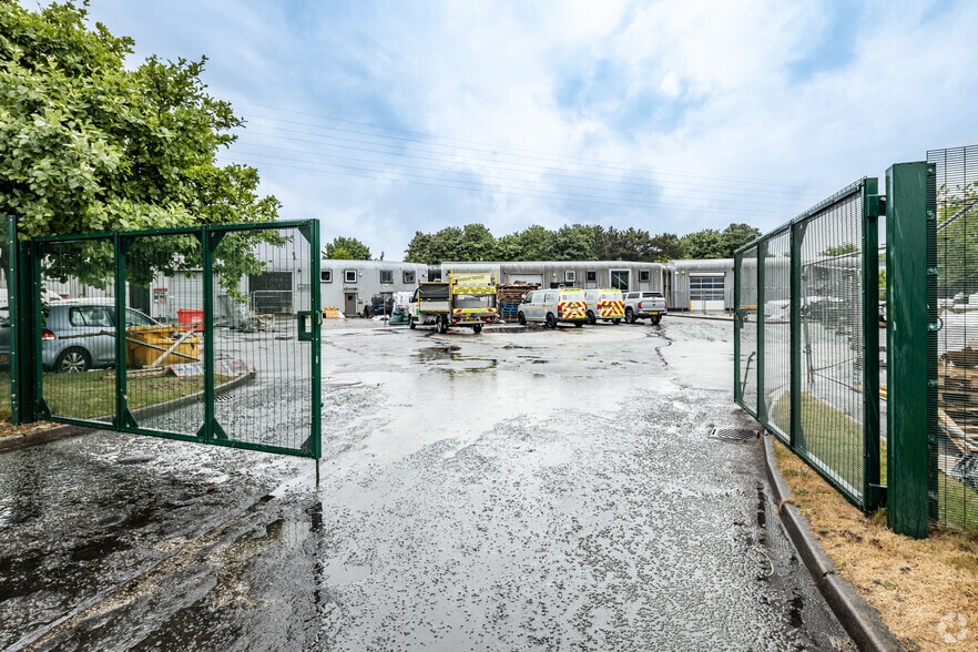 7 Bowood Ct, Warrington for lease - Building Photo - Image 3 of 3