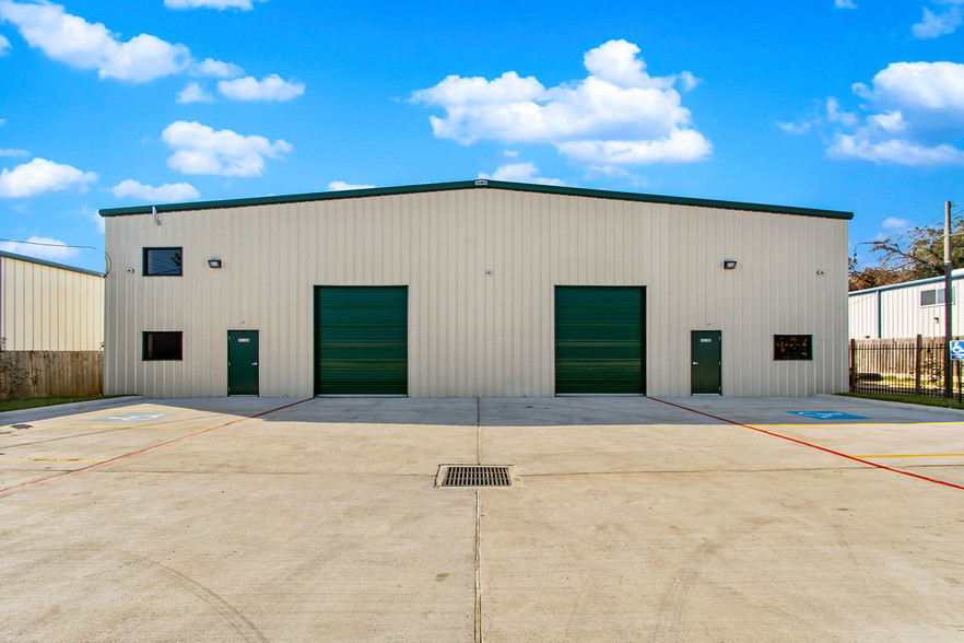 4018 Ocee St, Houston, TX for lease - Building Photo - Image 1 of 13