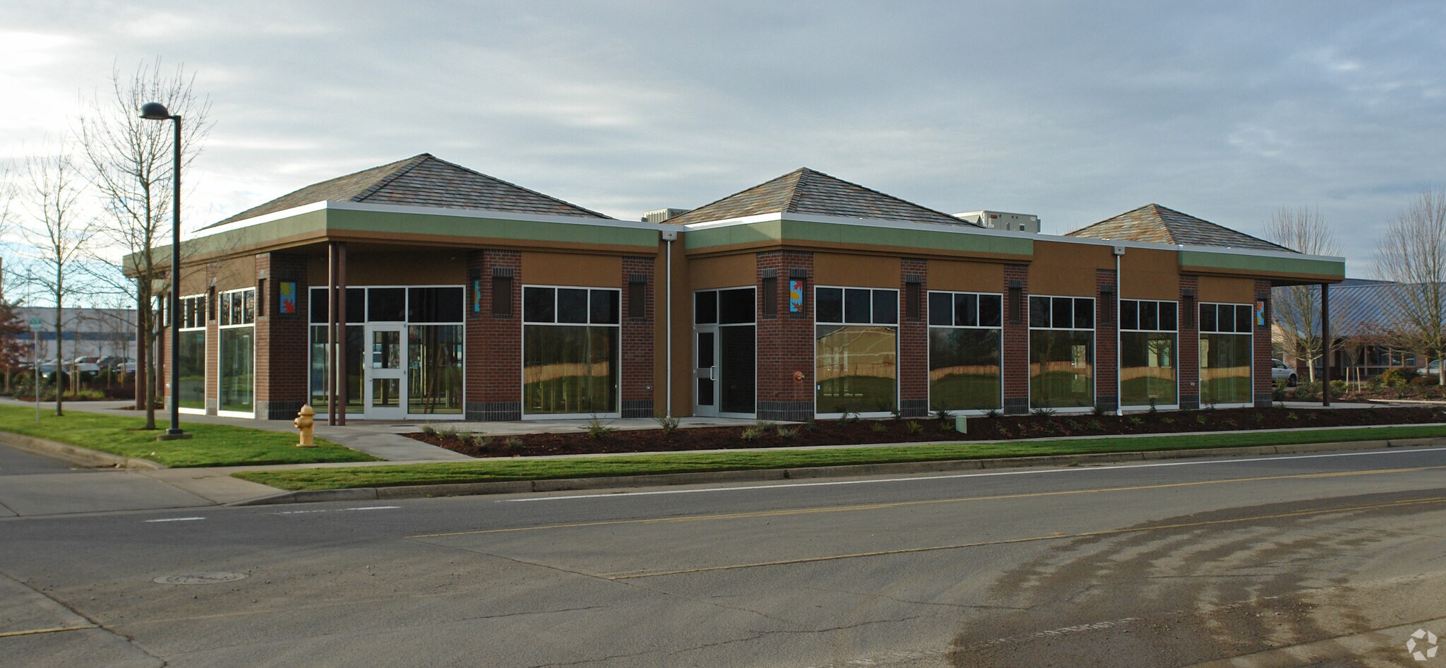 2840 Crescent Ave, Eugene, OR for sale Primary Photo- Image 1 of 1