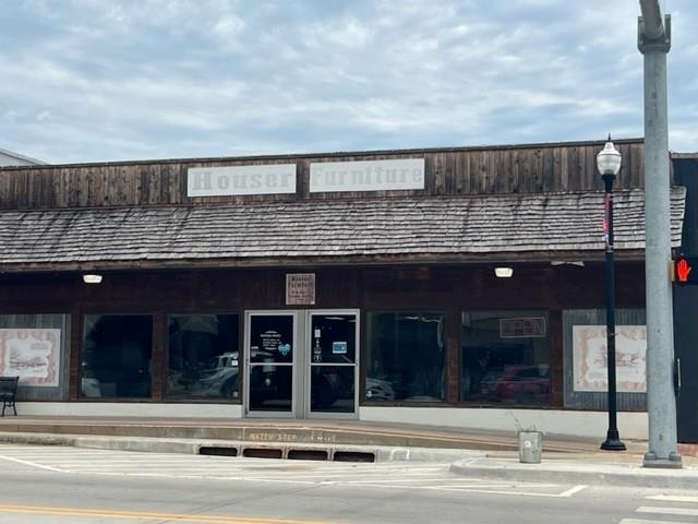 203 W Main St, Tishomingo, OK for sale - Primary Photo - Image 1 of 1