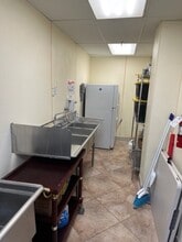 1177 N Palm Canyon Dr, Palm Springs, CA for lease Interior Photo- Image 2 of 15