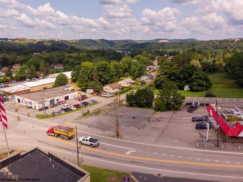 690 Fairmont Rd, Westover, WV 26501