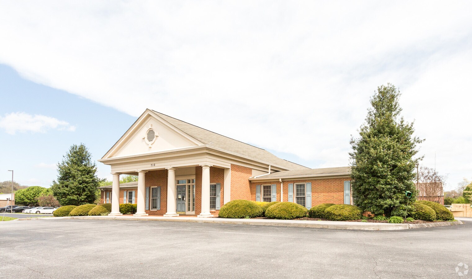 710 Dolly Parton Pky, Sevierville, TN 37862