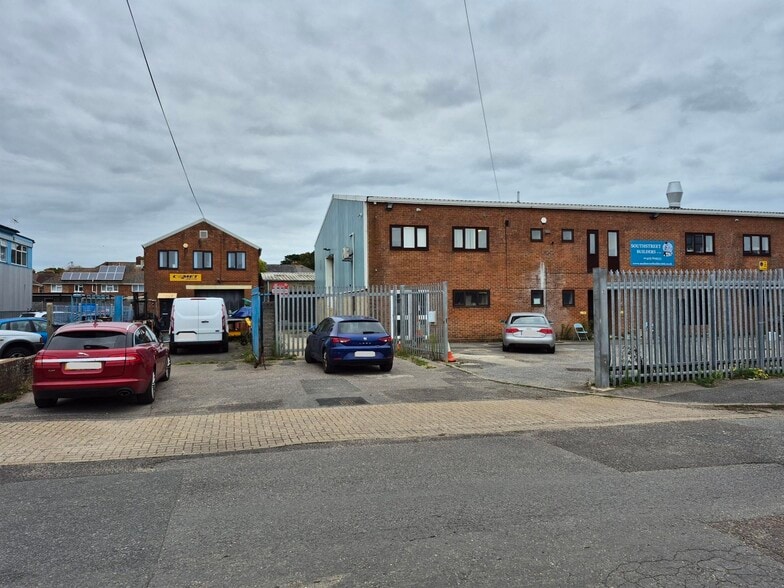 Gore Rd, New Milton for lease - Building Photo - Image 1 of 1