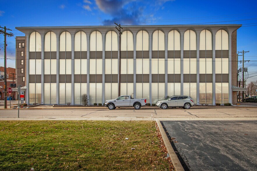 20 N 3rd St, Vincennes, IN for sale - Primary Photo - Image 1 of 1