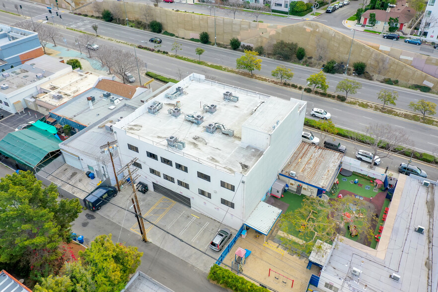 10537 Santa Monica Blvd, Los Angeles, CA for sale - Building Photo - Image 2 of 22