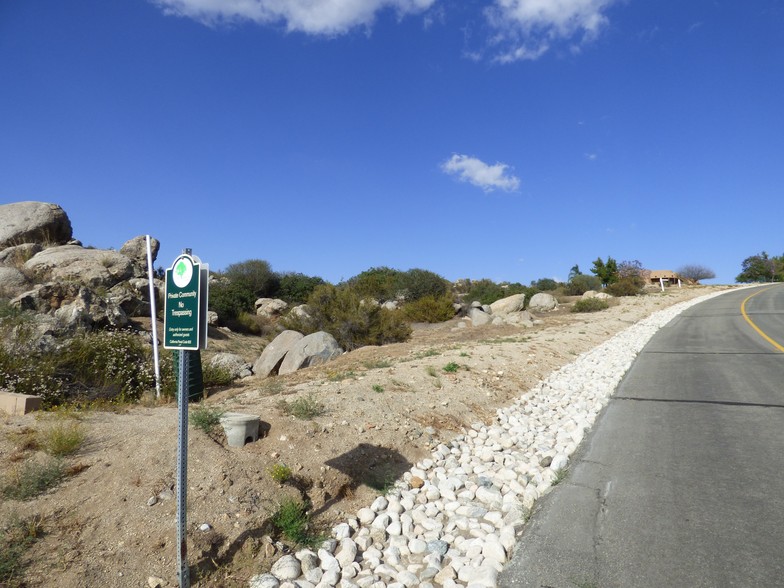 23002 Sky Mesa Rd, Homeland, CA for sale - Primary Photo - Image 1 of 8