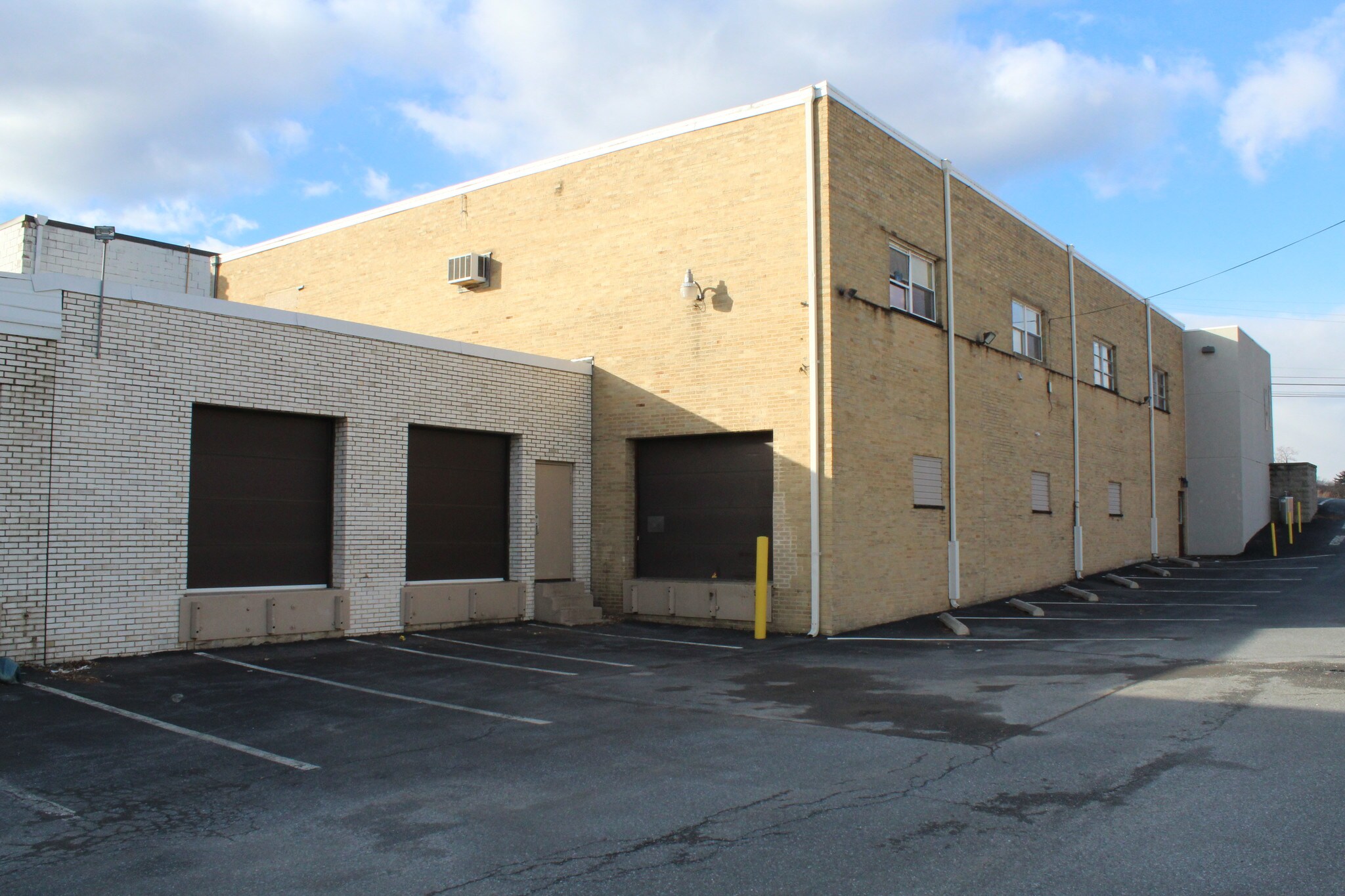 2517 Paxton St, Harrisburg, PA 17111 Retail for Sale