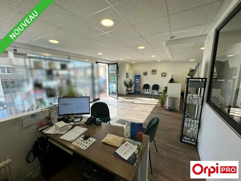 Retail in Chilly-Mazarin for lease - Interior Photo - Image 2 of 6