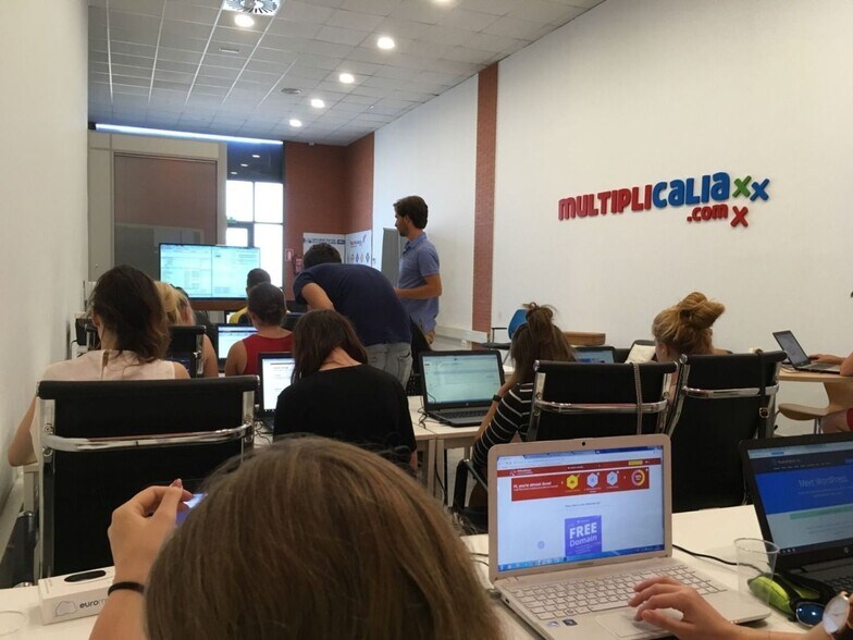 Office in SEVILLA for lease - Building Photo - Image 2 of 6