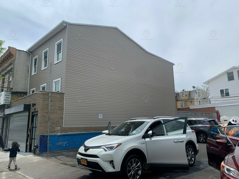 692 Coney Island Ave, Brooklyn, NY for sale - Building Photo - Image 2 of 27