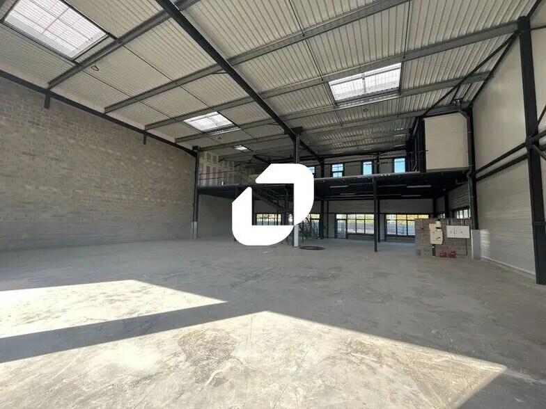 Flex in Buchelay for sale - Interior Photo - Image 2 of 9