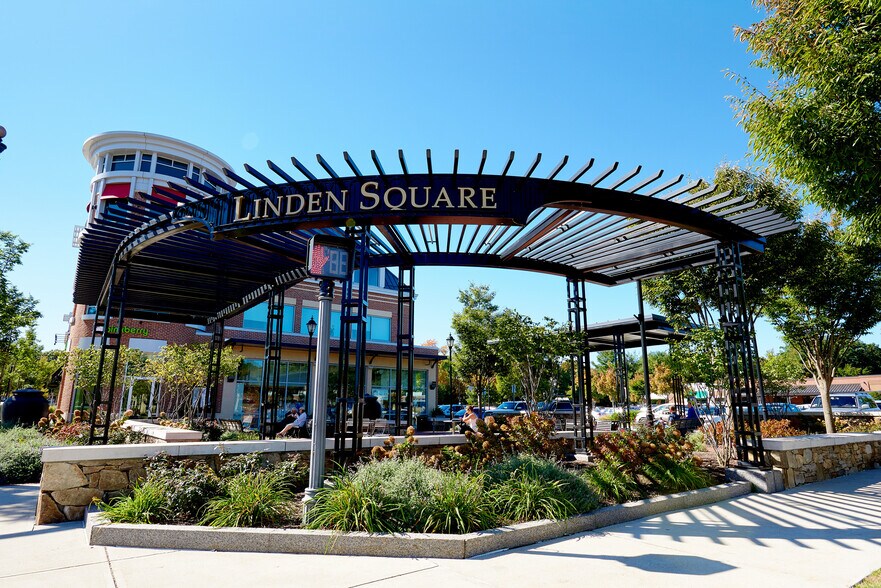 161231 Linden St, Wellesley, MA 02482