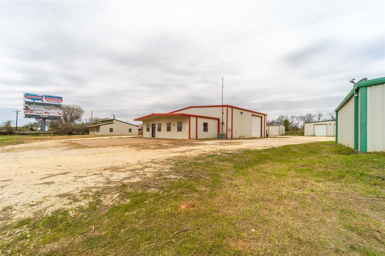 4667 E Highway 67, Rainbow, TX 76077
