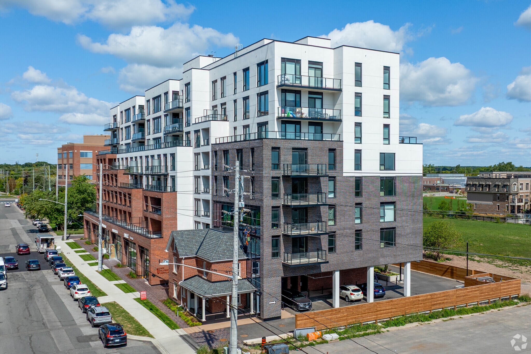 2475 Old Bronte Rd, Oakville, ON for lease Primary Photo- Image 1 of 33