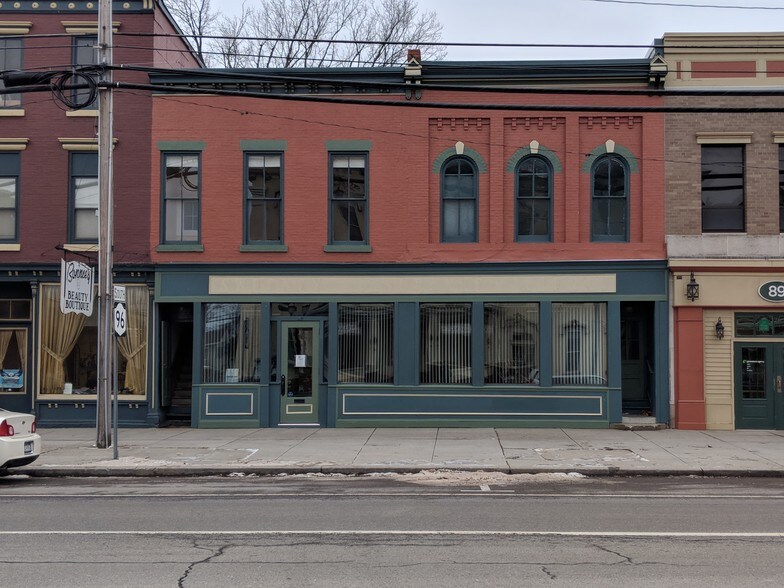 85 Main St, Phelps, NY 14532