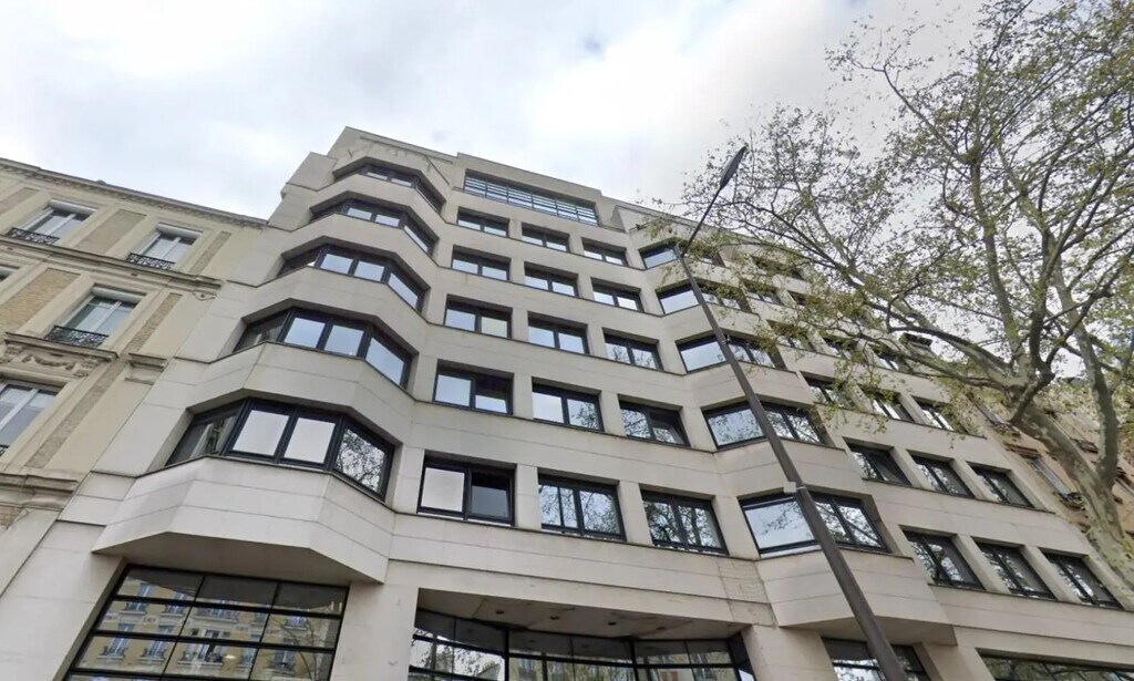 Location Bureaux 267 m² - Photo 1
