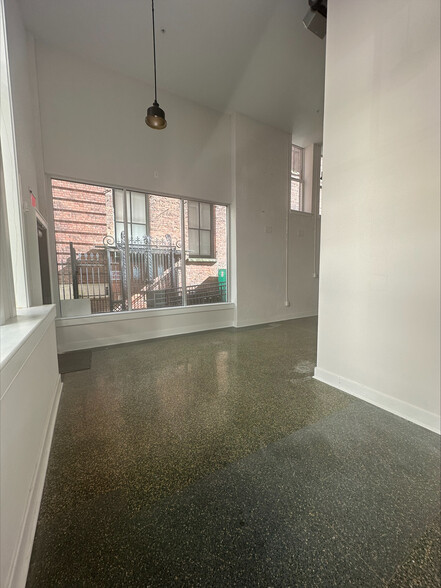 117 W Tazewell St, Norfolk, VA for lease - Building Photo - Image 3 of 9