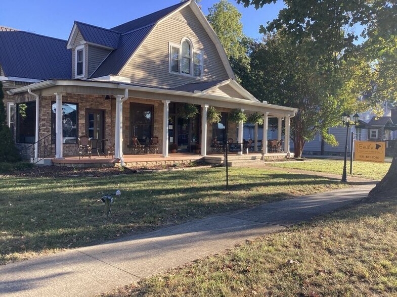 210 E Lincoln St, Tullahoma, TN 37388