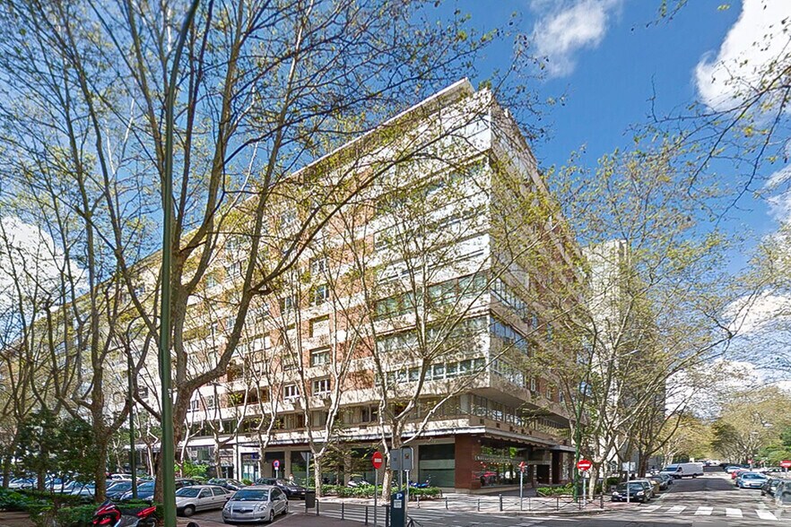 Calle del Doctor Fleming, 11, Madrid, Madrid for sale - Building Photo - Image 2 of 2