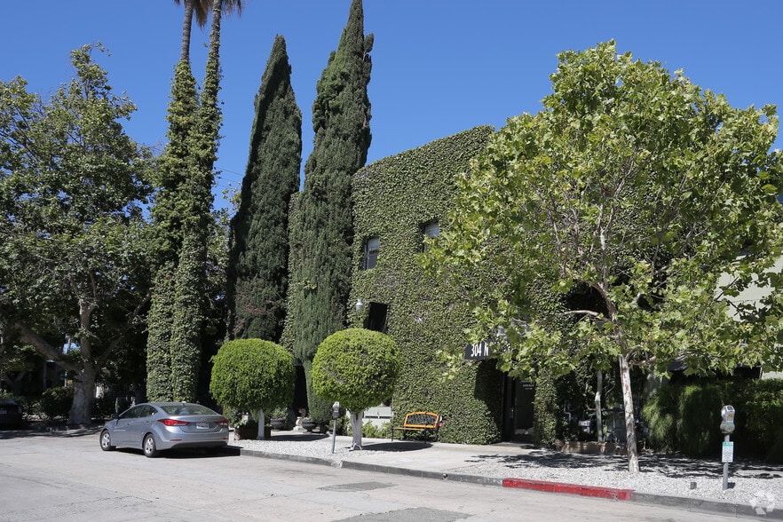 314 N Harper Ave, Los Angeles, CA for lease - Building Photo - Image 2 of 21