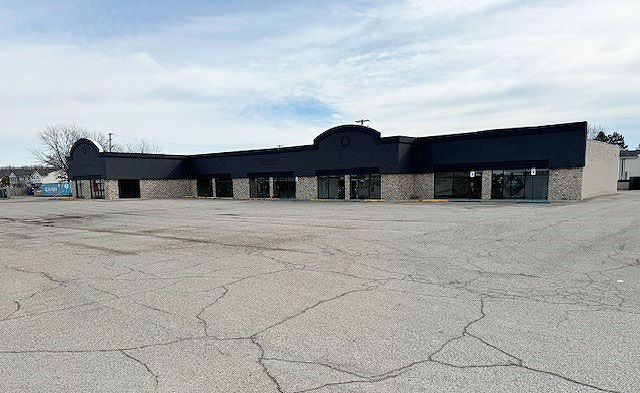 30739-30797 Eureka Rd, Romulus, MI for lease - Building Photo - Image 3 of 6