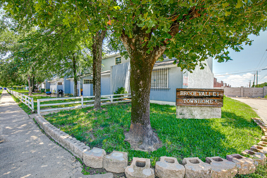 11901-11918 Brook Valley Cir, Balch Springs, TX for sale - Primary Photo - Image 1 of 1