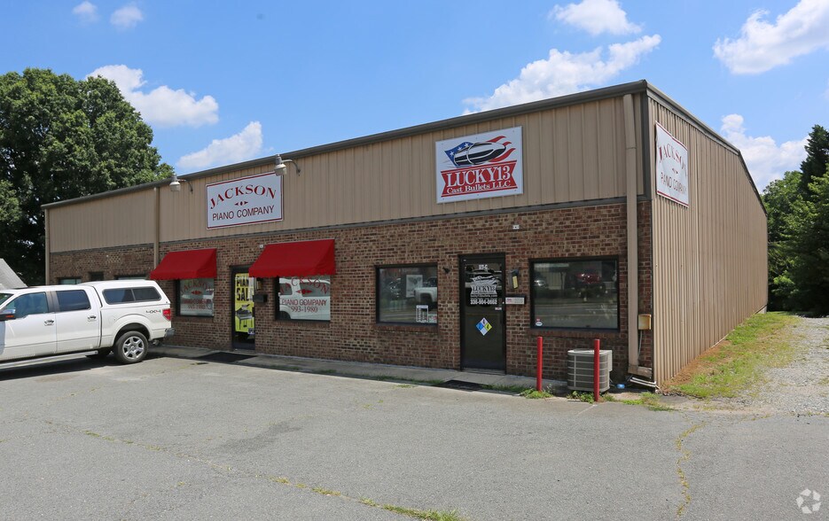 117 E Bodenhamer St, Kernersville, NC 27284