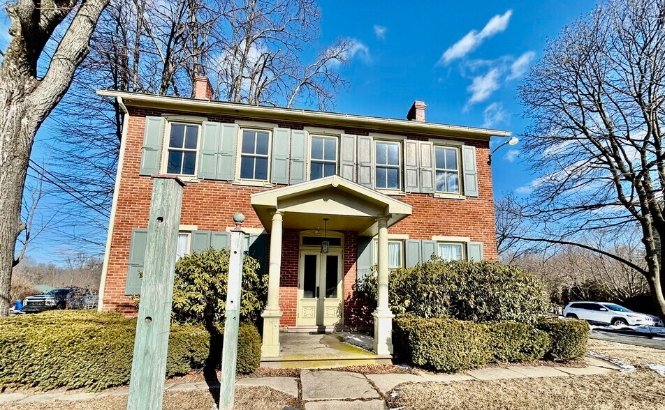 5412 Shimerville Rd, Emmaus, PA for lease - Building Photo - Image 2 of 26