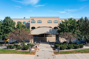 4200 Fashion Square Boulevard - Bar