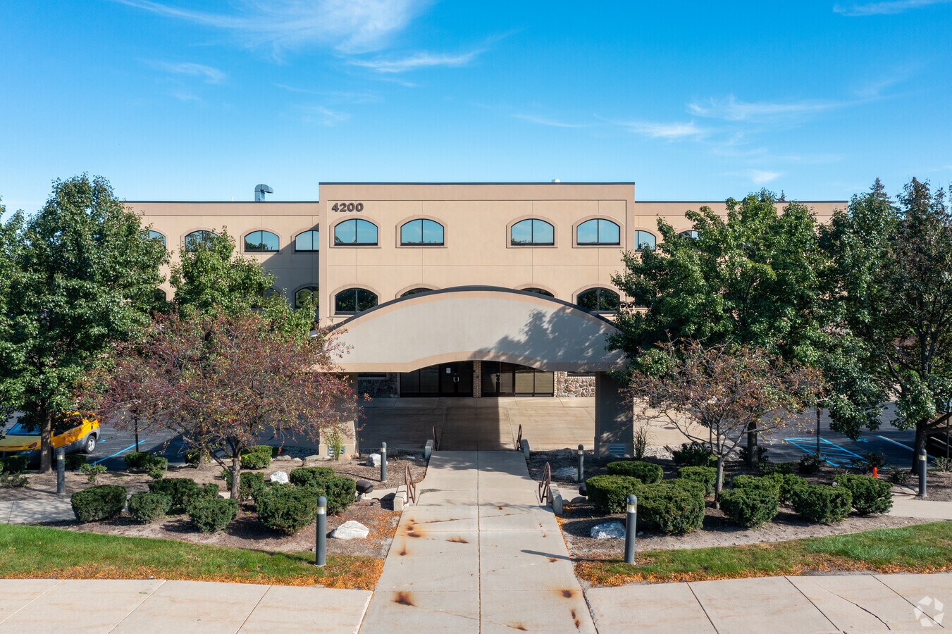 4200 Fashion Square Blvd, Saginaw, MI 48603 4200 Fashion Square