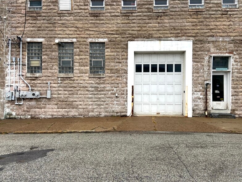 333-335 Meade St, Pittsburgh, PA for lease - Building Photo - Image 3 of 18