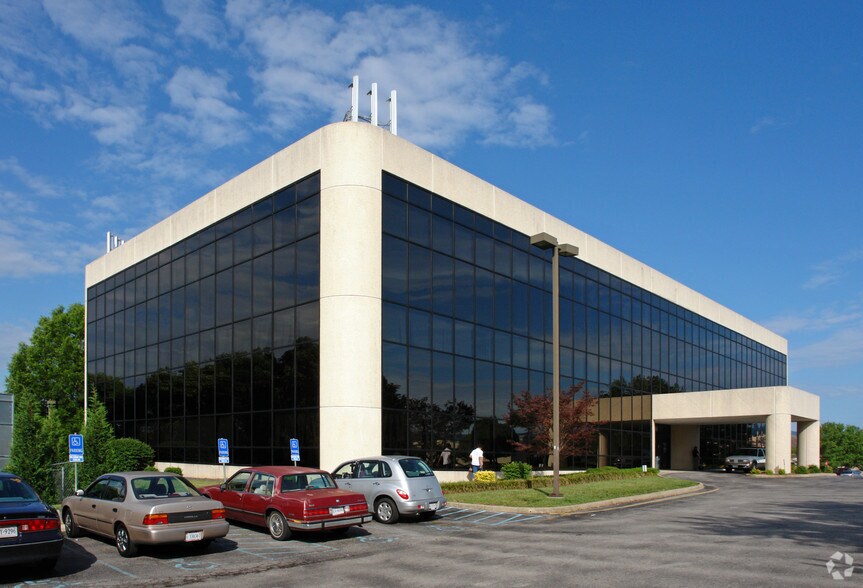 4910 Valley View Blvd, Roanoke, VA for sale - Primary Photo - Image 1 of 1