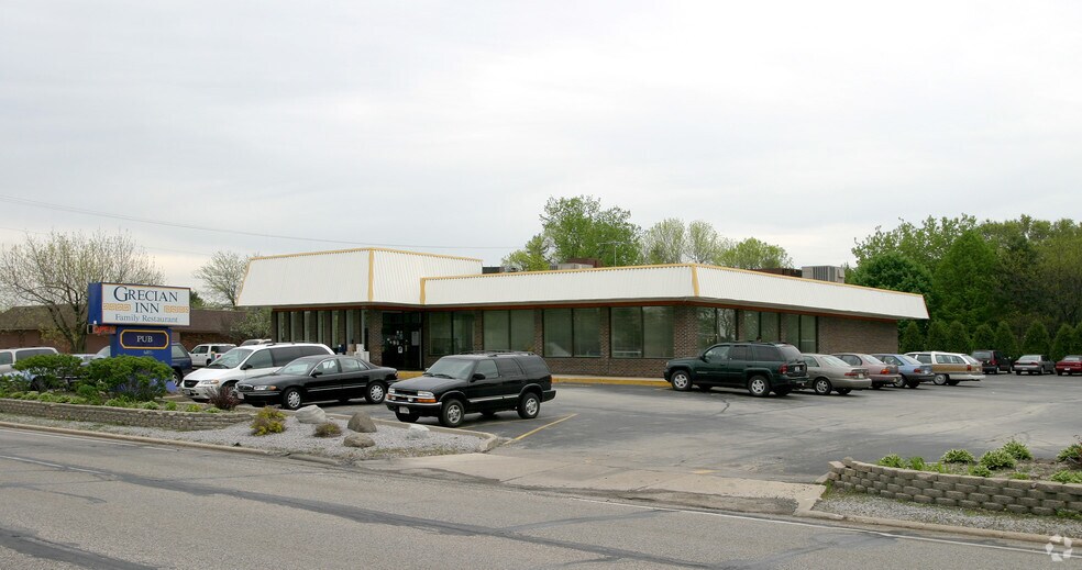 14375 W Capitol Dr, Brookfield, WI for sale - Building Photo - Image 1 of 1