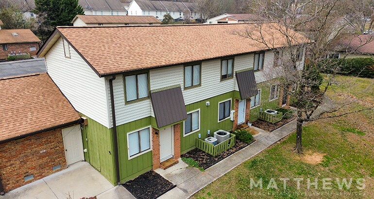 2202 Raintree Way, Dalton, GA for sale - Building Photo - Image 1 of 1