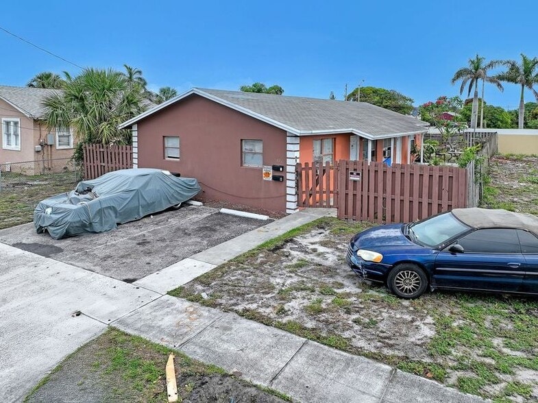 5 Properties portfolio portfolio of 5 properties for sale on LoopNet.com - Building Photo - Image 1 of 9