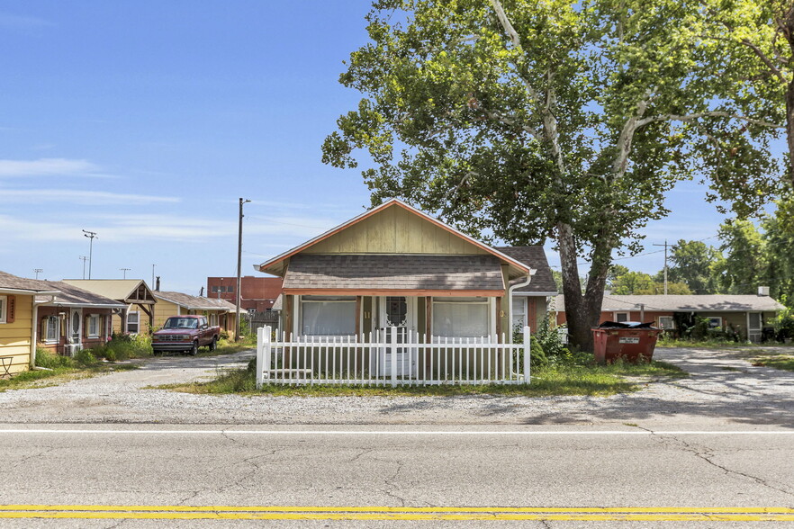 308 Chestnut St, Silver Lake, KS for sale - Building Photo - Image 2 of 9