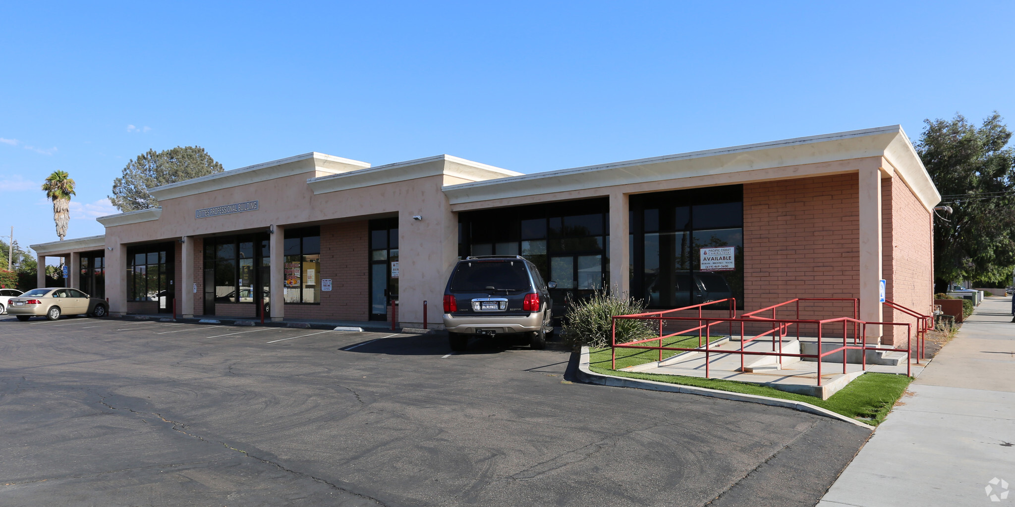 321-329 Van Houten Ave, El Cajon, CA for lease Building Photo- Image 1 of 24