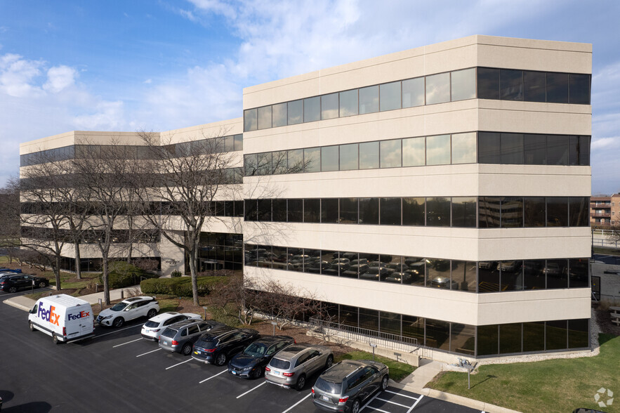 5 Revere Dr, Northbrook, IL for lease - Building Photo - Image 1 of 11