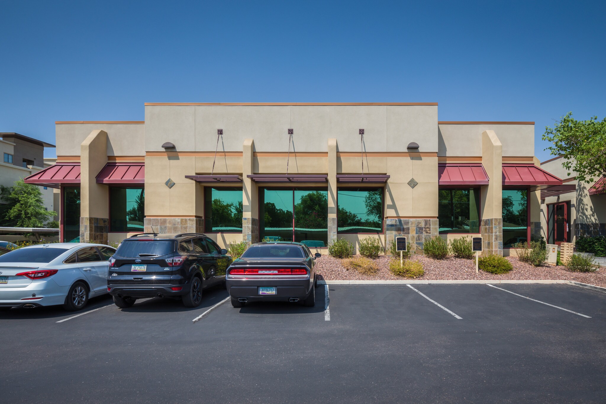 2701 E Camelback Rd, Phoenix, AZ for sale Building Photo- Image 1 of 1