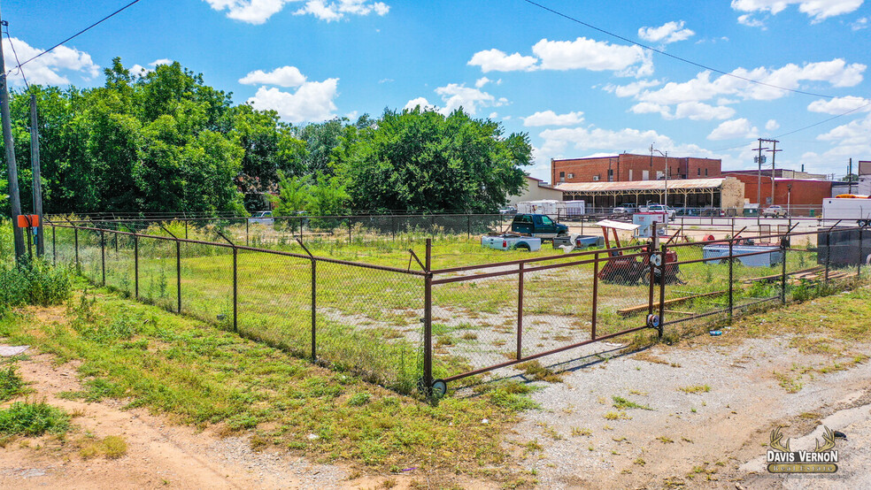 1401 Cumberland St, Vernon, TX for sale - Primary Photo - Image 1 of 2