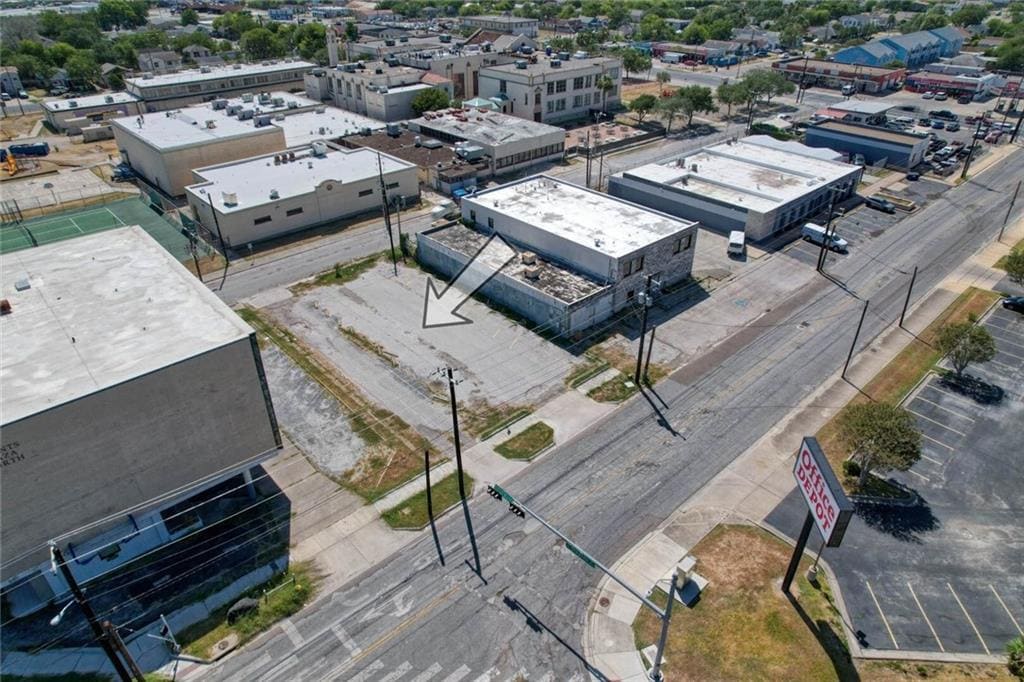 1745 Brownlee, Corpus Christi, TX 78404