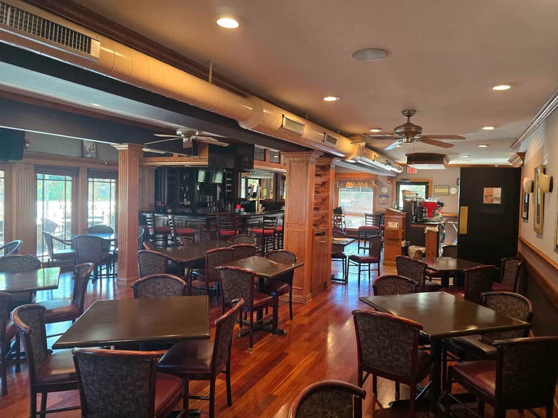 8116 S Archer Ave, Willow Springs, IL for sale - Interior Photo - Image 3 of 15