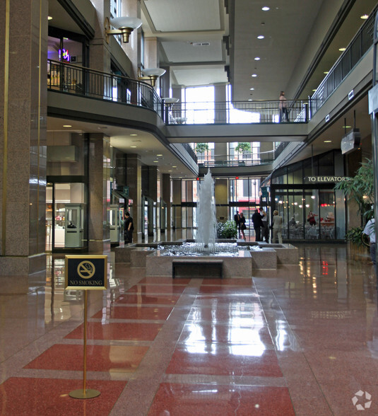 201 St. Charles Ave, New Orleans, LA for lease - Lobby - Image 2 of 2